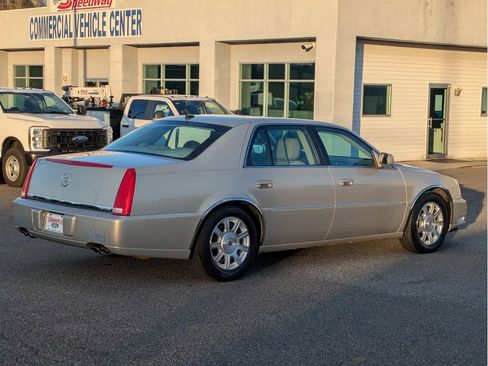 Used 2008 Cadillac DTS image 6