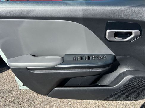 Used 2025 Kia K4 LXS image 18