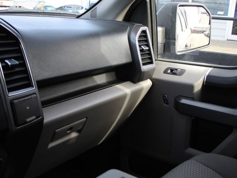 Used 2017 Ford F150 XLT image 36