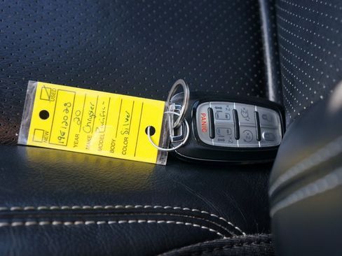 Used 2020 Chrysler Pacifica Touring-L w/ S Appearance Package image 2