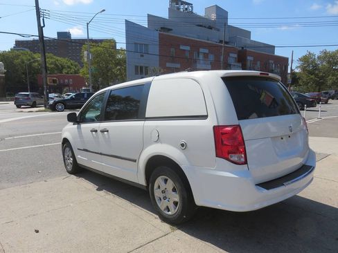 Used 2013 RAM C/V Tradesman FWD image 5