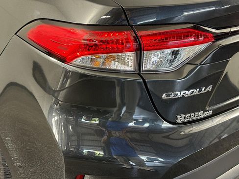 Used 2022 Toyota Corolla LE FWD image 35