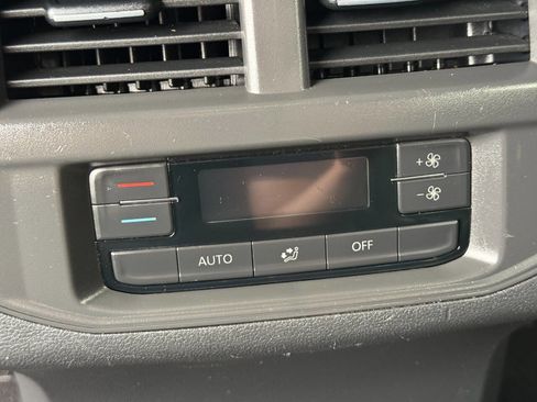 Used 2021 Volkswagen Atlas SE image 30