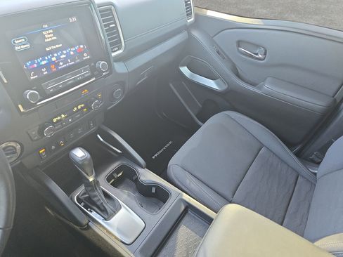 Used 2022 Nissan Frontier SV image 24
