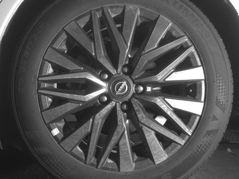 Used 2025 Nissan Altima 2.5 SV FWD image 14