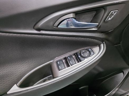 Used 2022 Chevrolet Malibu LT FWD image 17