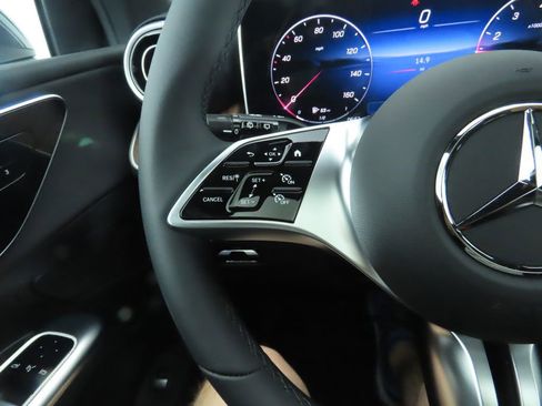 Certified 2025 Mercedes-Benz GLC 300 image 11