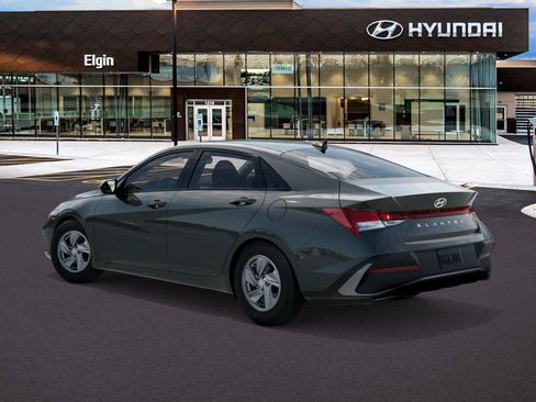 New 2026 Hyundai Elantra SE FWD image 5