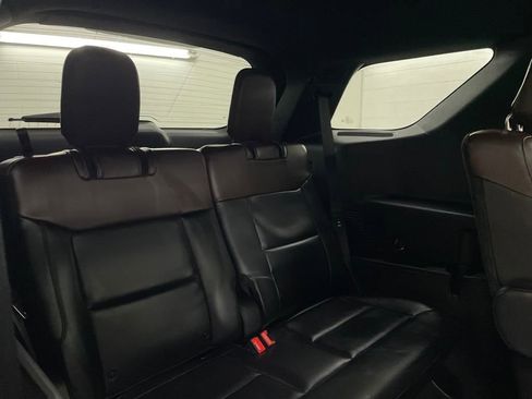Used 2020 Ford Explorer Platinum w/ Premium Technology Package AWD/4WD image 31