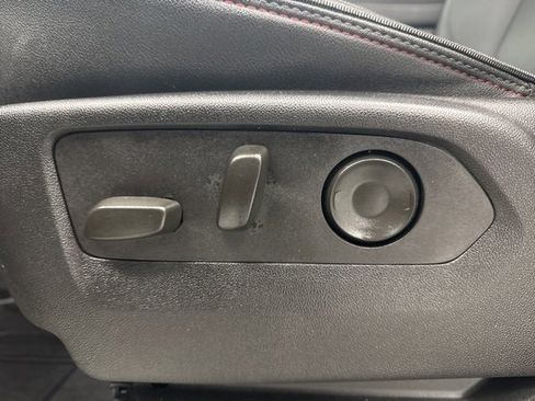 Used 2024 Chevrolet Suburban RST w/ Luxury Package image 11