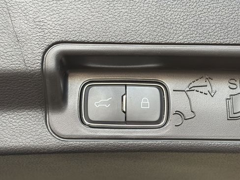 Used 2025 Ford Explorer Active image 16