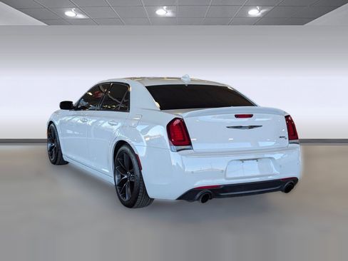 Used 2023 Chrysler 300 C image 3