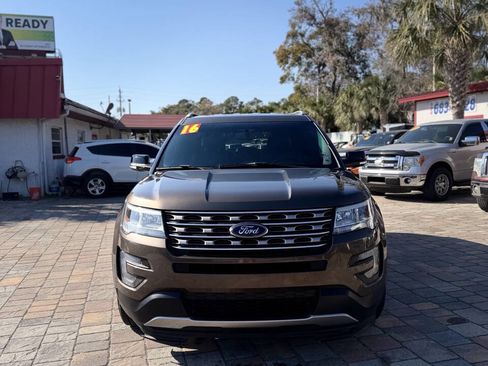 Used 2016 Ford Explorer XLT w/ Equipment Group 202A FWD image 1