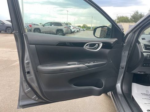 Used 2017 Nissan Sentra SV FWD image 20