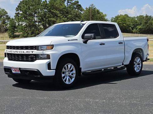 Used 2021 Chevrolet Silverado 1500 Custom w/ LPO, Dark Essentials Package RWD image 3