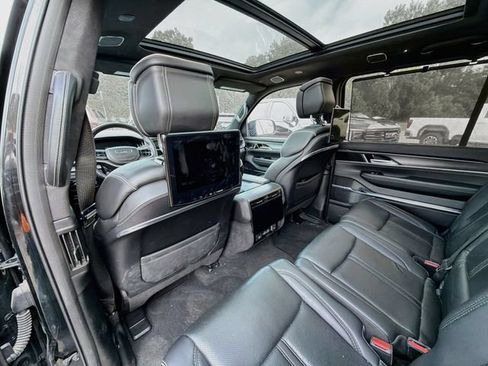 Used 2023 Jeep Grand Wagoneer Series II Obsidian AWD/4WD image 9