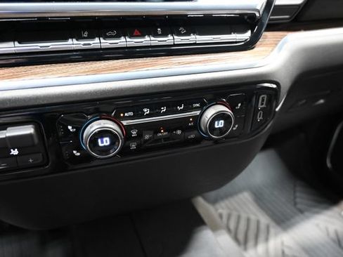 Used 2024 Chevrolet Silverado 2500 LT AWD/4WD image 20