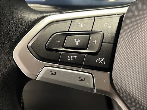 Certified 2022 Volkswagen Taos SE image 20