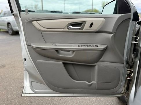 Used 2017 Chevrolet Traverse LS image 12