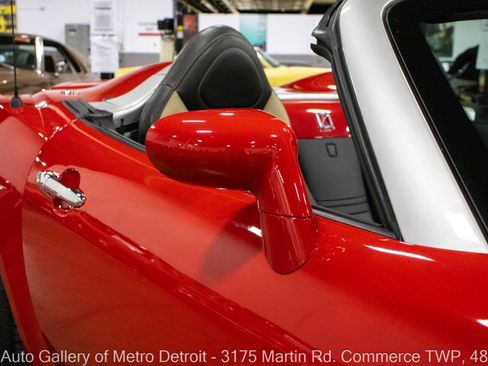 Used 2009 Saturn Sky Red Line RWD image 33