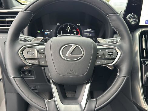 New 2026 Lexus LX 700h Luxury image 17