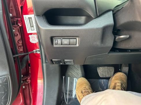 Used 2024 Toyota RAV4 LE image 31