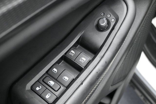 Used 2023 Jeep Grand Cherokee L Altitude AWD/4WD image 17