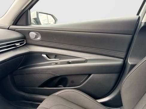 Used 2023 Hyundai Elantra SEL w/ Convenience Package FWD image 21
