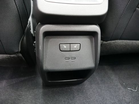 Used 2026 Chevrolet Equinox EV RS FWD image 22