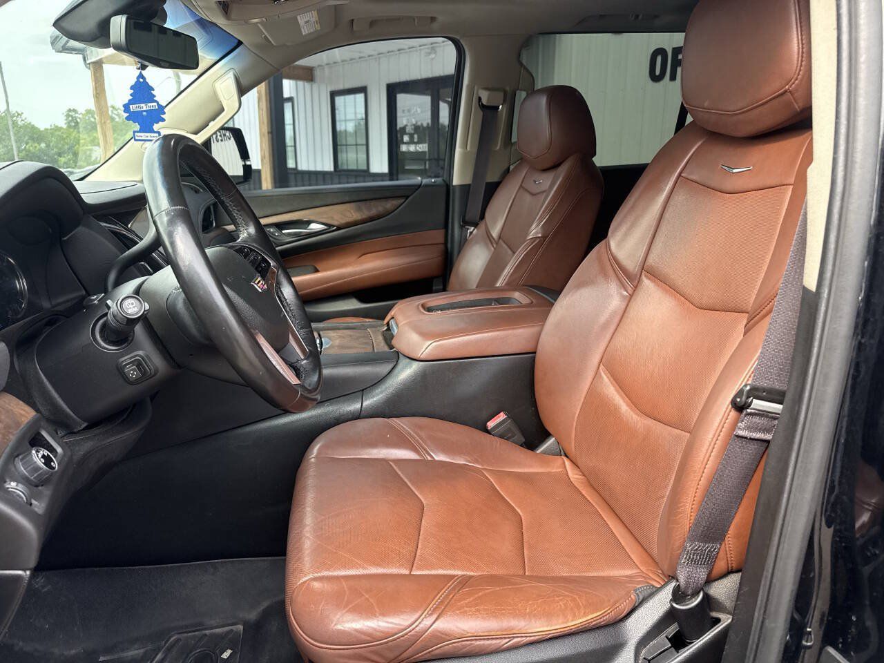 Used 2017 Cadillac Escalade ESV Luxury RWD image 14