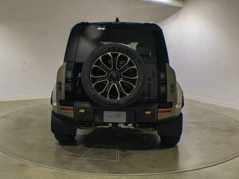New 2026 Land Rover Defender 110 AWD/4WD image 5