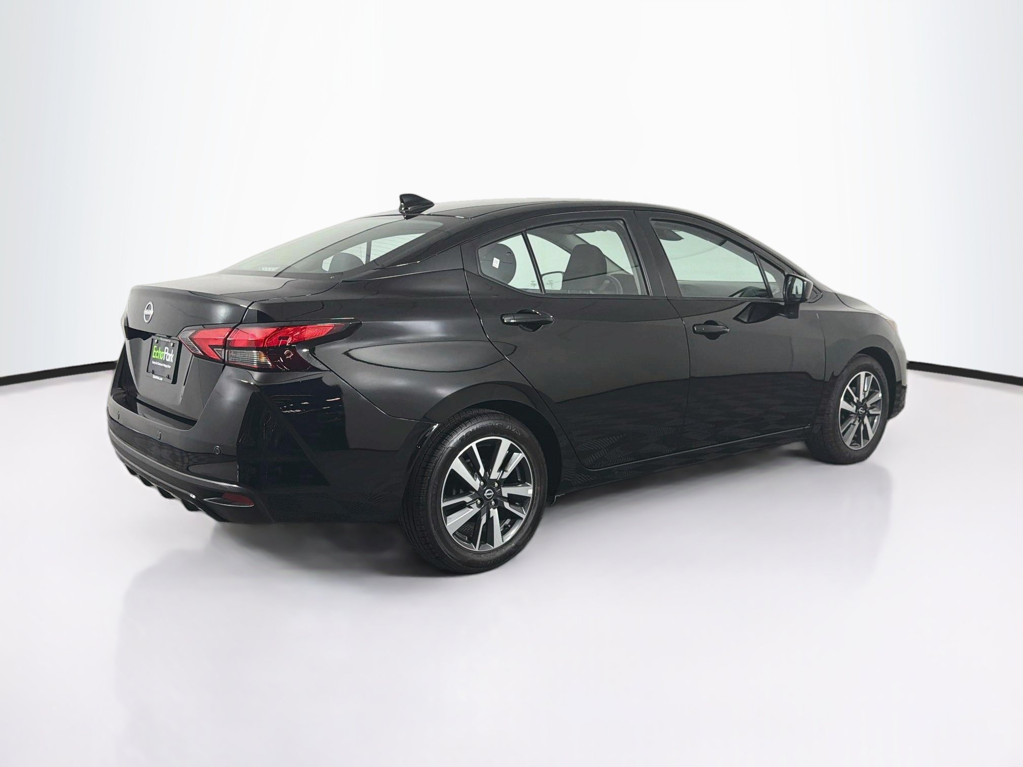 Used 2025 Nissan Versa SV FWD image 9