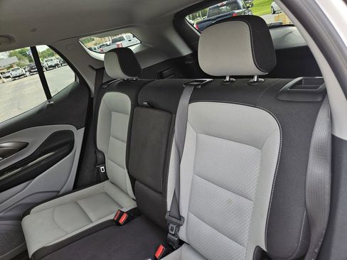 Used 2024 GMC Terrain SLE FWD image 29