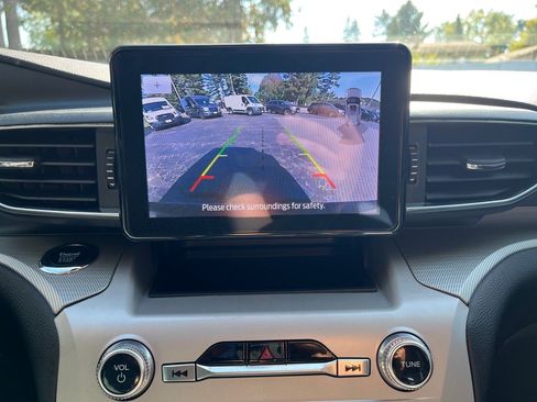 Used 2023 Ford Explorer XLT w/ Equipment Group 202A image 24