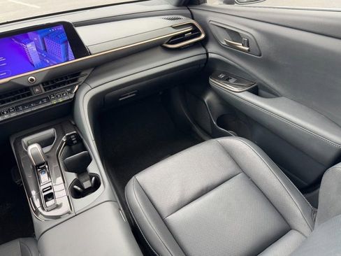 Certified 2025 Toyota Crown Signia w/ Advanced Technology Package image 18