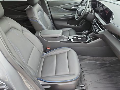 Used 2024 Buick Envista Sport Touring w/ Convenience I Package FWD image 12