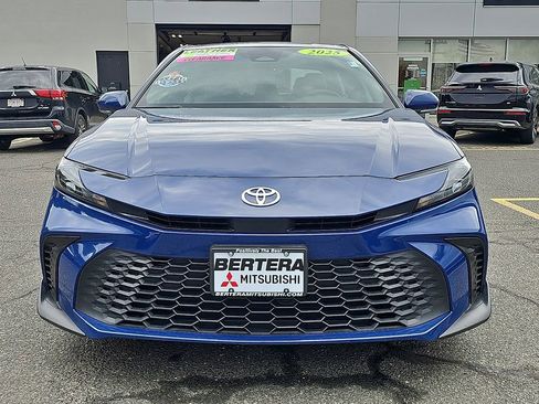 Used 2025 Toyota Camry SE image 2
