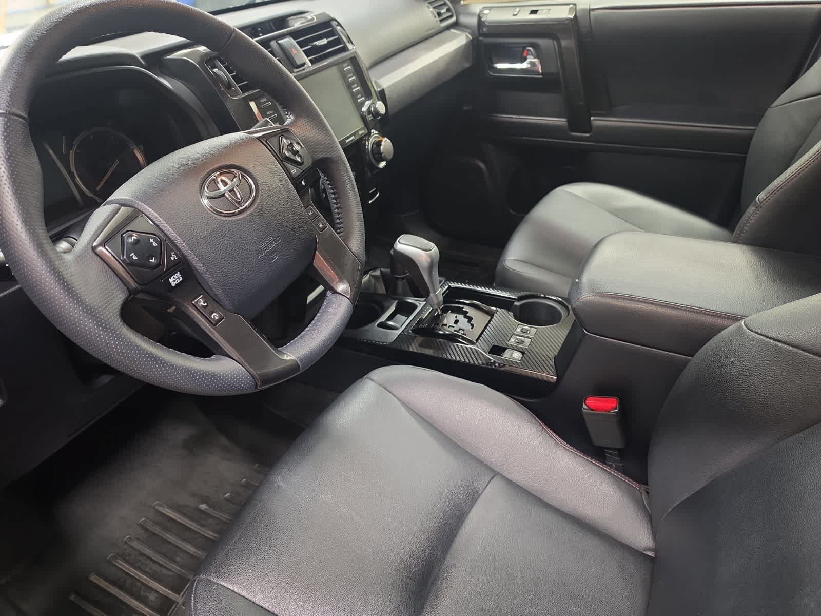 Used 2021 Toyota 4Runner TRD Off-Road Premium w/ Moonroof Package AWD/4WD image 23