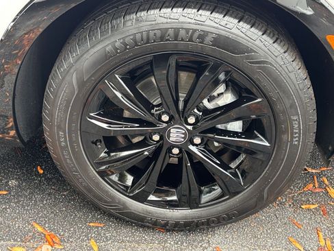 Used 2025 Buick Envista Sport Touring image 30