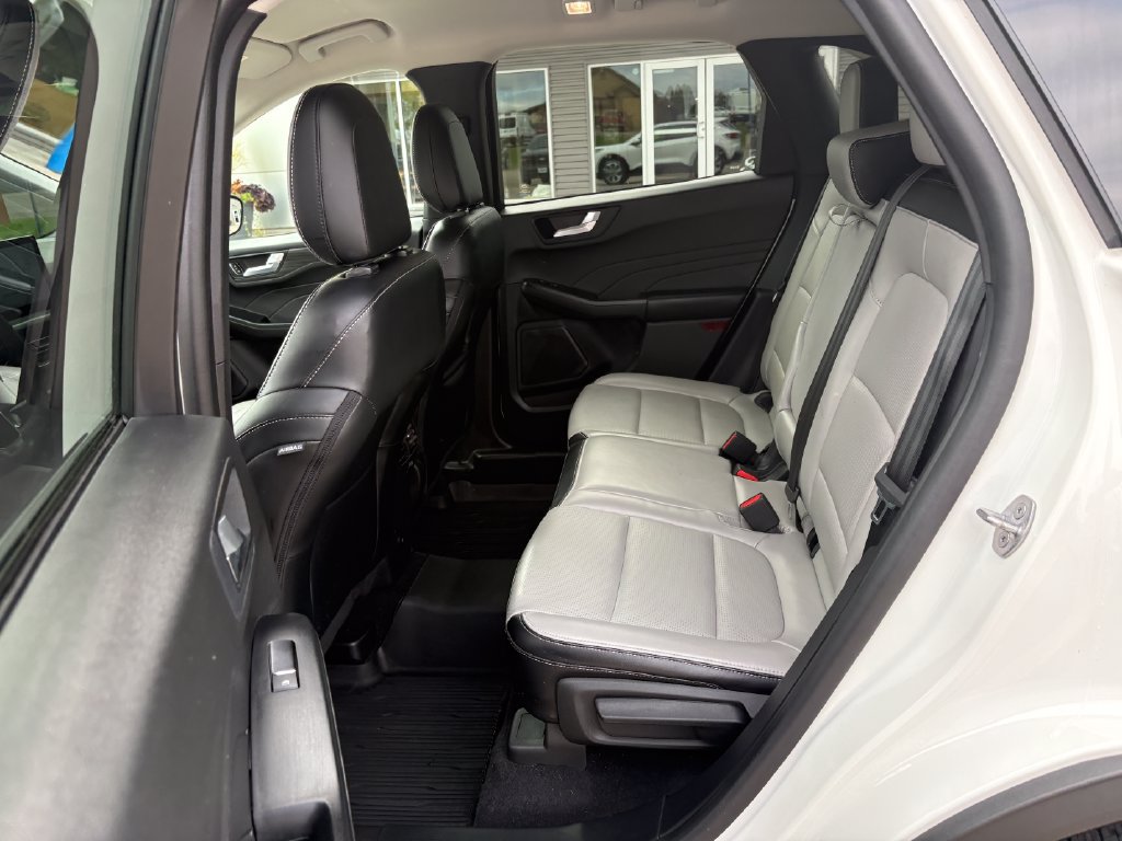 Used 2023 Ford Escape Platinum AWD/4WD image 12