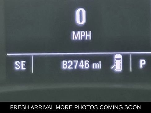 Used 2022 Chevrolet Traverse LS image 32