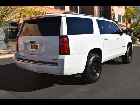 Used 2017 Chevrolet Suburban Premier image 7