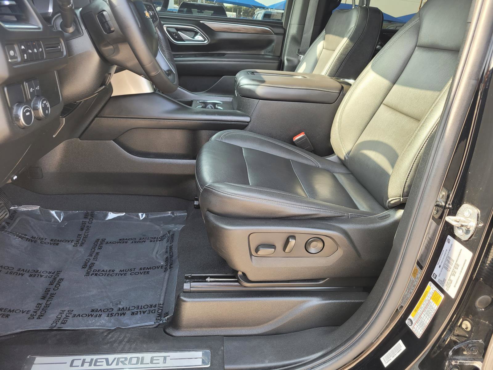 Used 2022 Chevrolet Suburban LT RWD image 18
