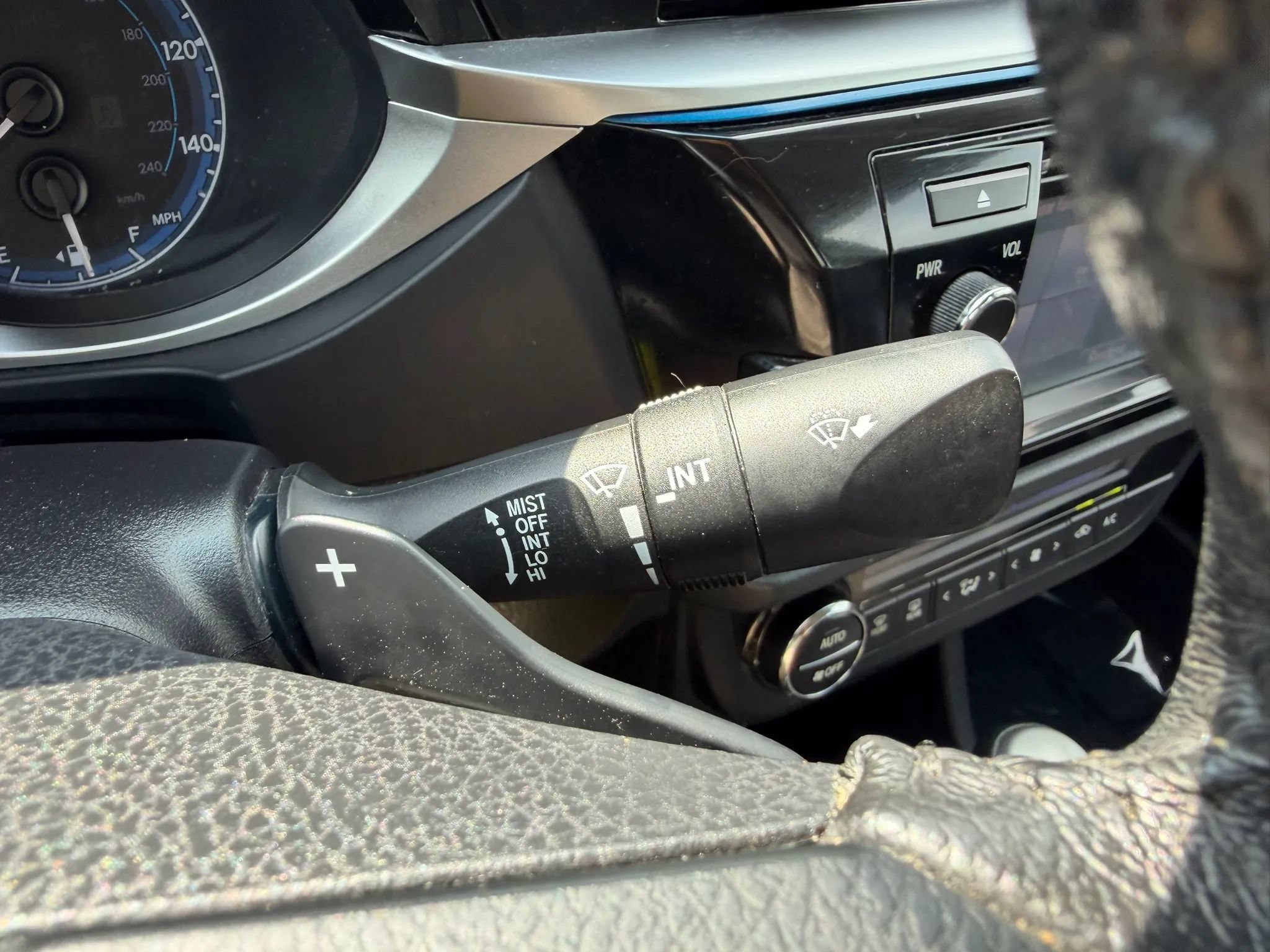 Used 2015 Toyota Corolla S FWD image 38