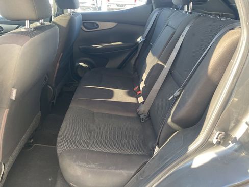 Used 2019 Nissan Rogue Sport S image 17