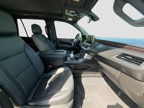 Used 2022 Chevrolet Tahoe LT w/ LT Signature Plus Package image 13