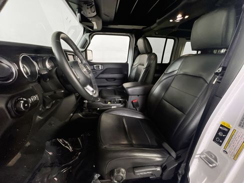 Used 2022 Jeep Wrangler Unlimited Sahara image 21