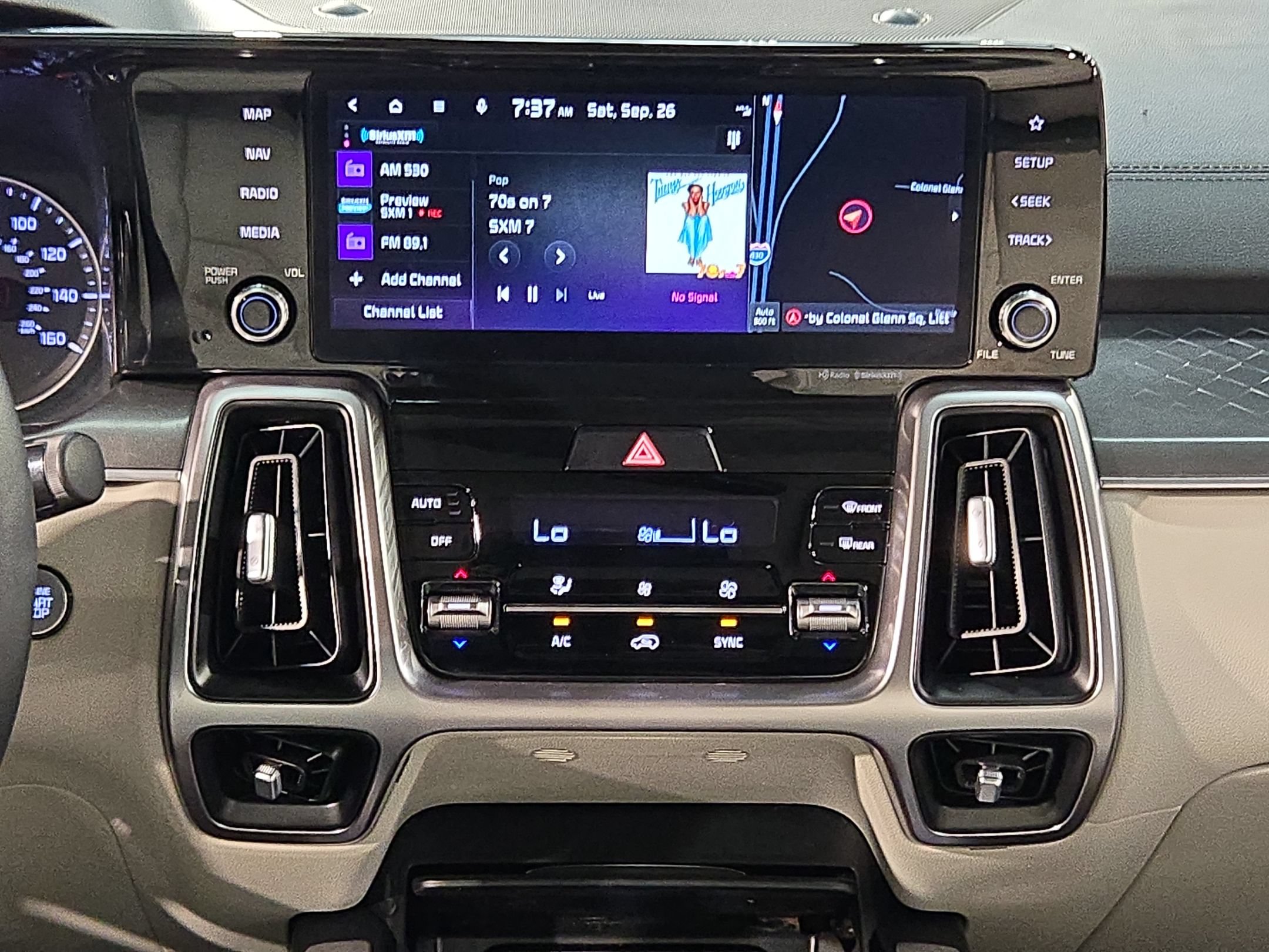 Used 2022 Kia Sorento S w/ Panoramic Sunroof Package FWD image 16