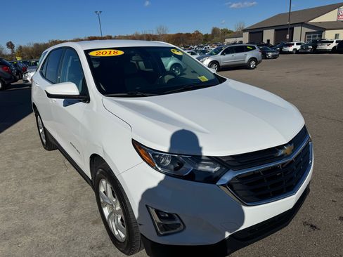 Used 2018 Chevrolet Equinox LT image 3
