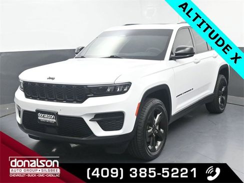 Used 2023 Jeep Grand Cherokee Altitude image 5